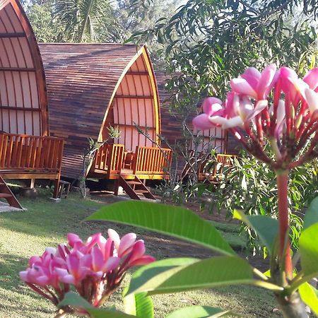 Blue Moon Meno Hotel Gili Meno Exterior photo