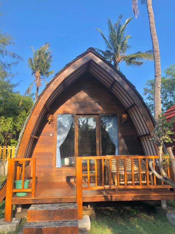 Blue Moon Meno Hotel Gili Meno Exterior photo