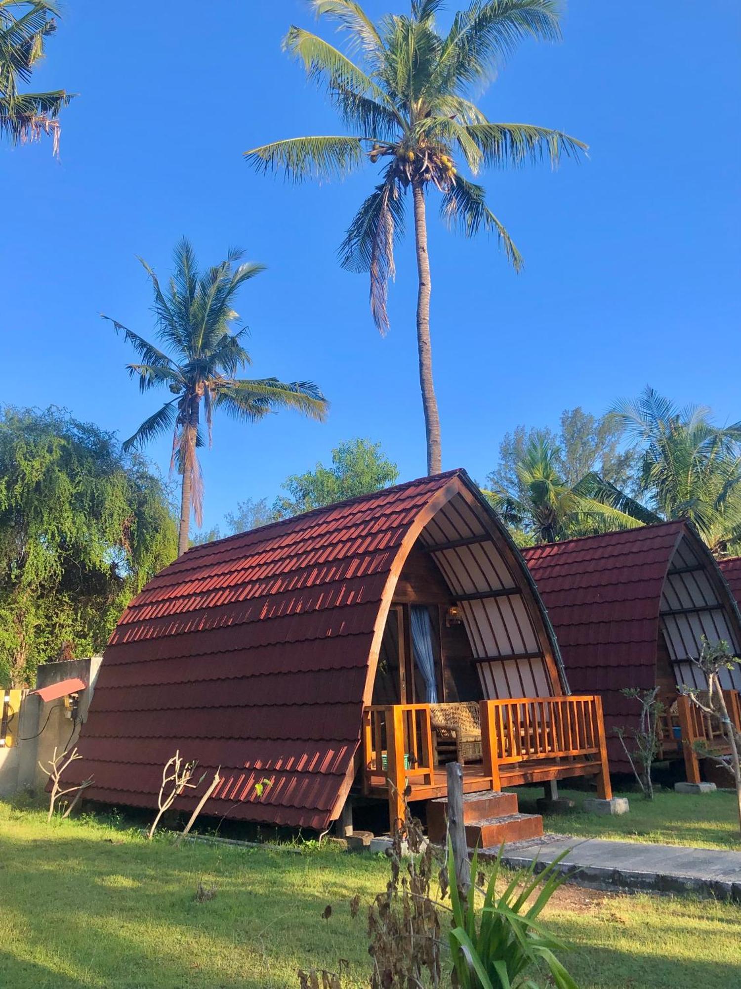 Blue Moon Meno Hotel Gili Meno Exterior photo