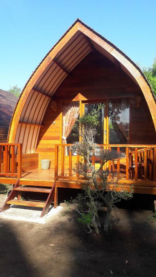 Blue Moon Meno Hotel Gili Meno Exterior photo