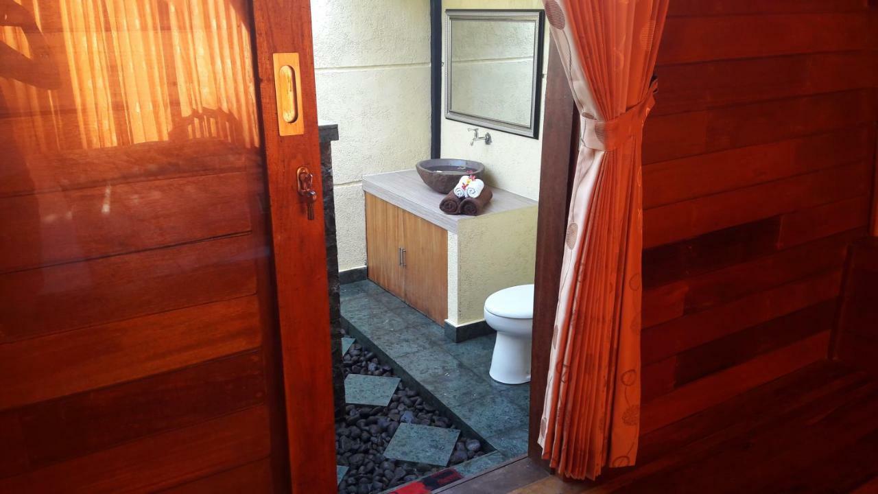 Blue Moon Meno Hotel Gili Meno Exterior photo